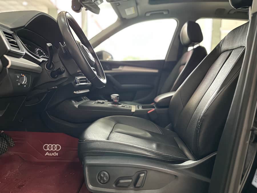 Audi Q5L 2020, фото 5