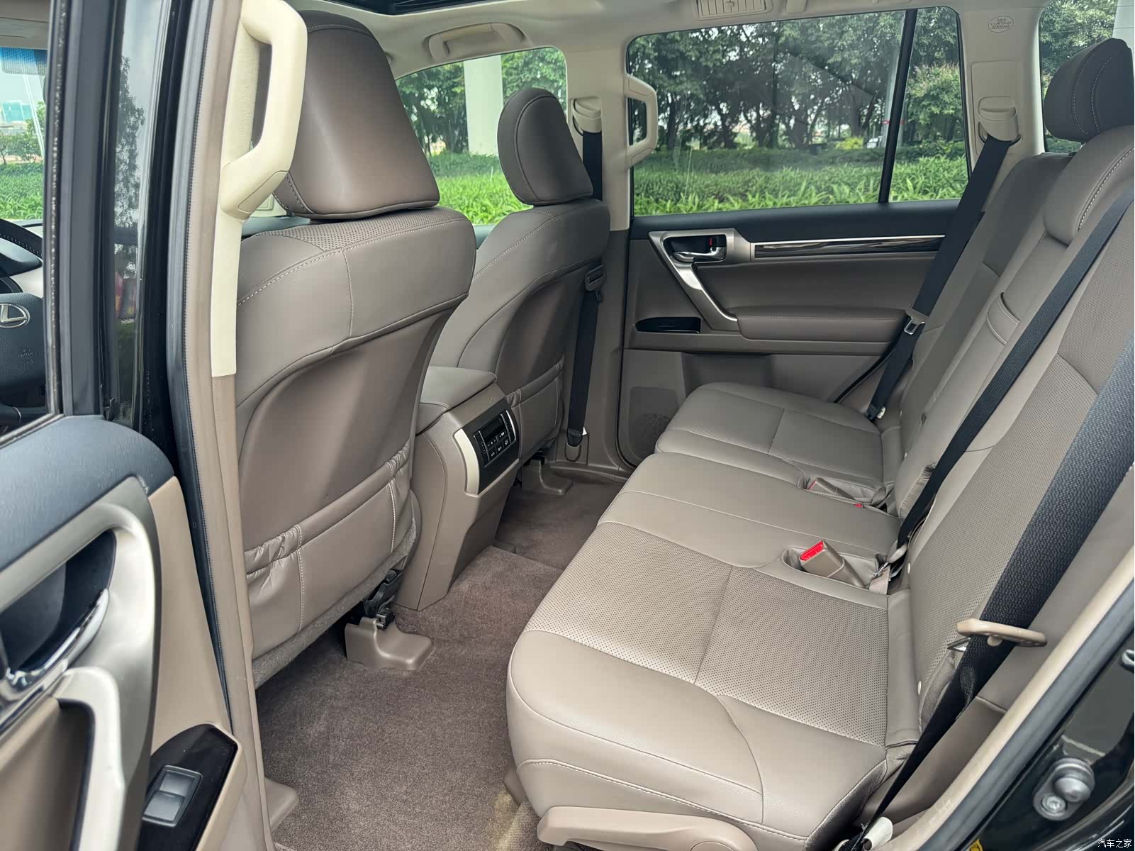 Lexus GX, 2016 13
