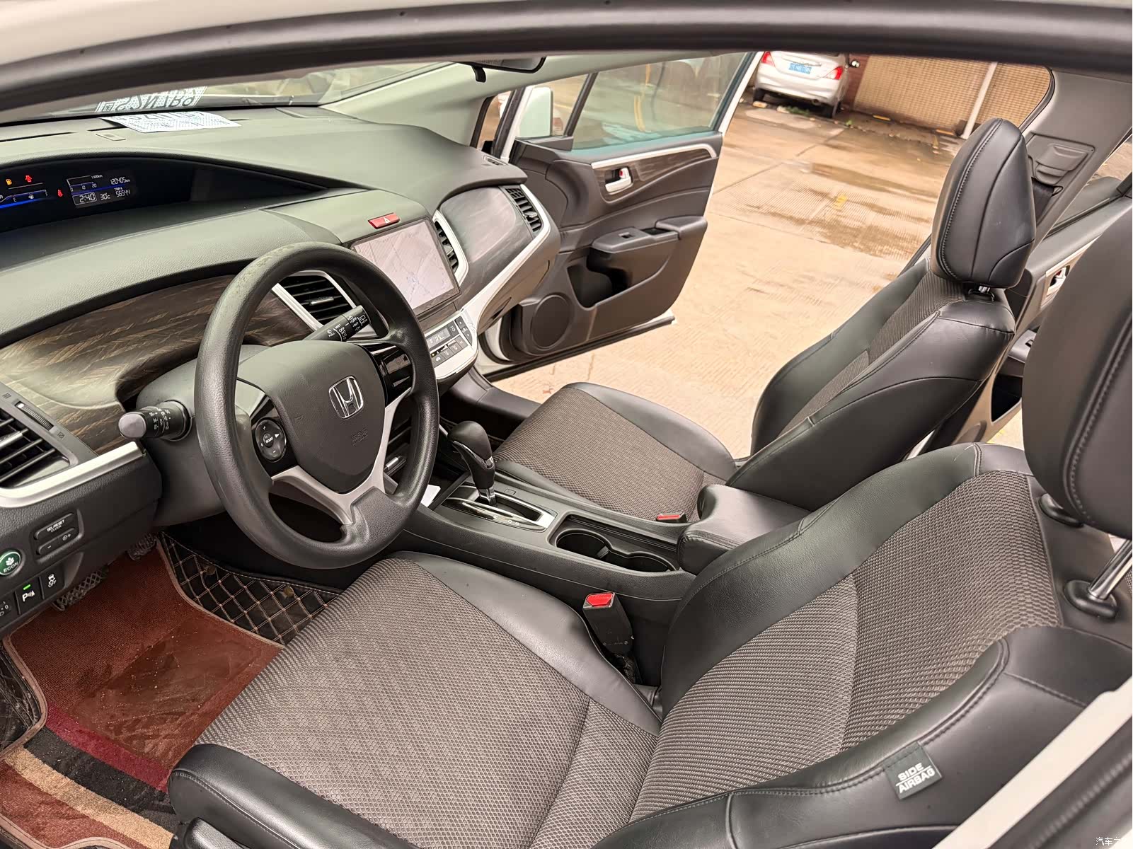 Honda Jade, 2017 8