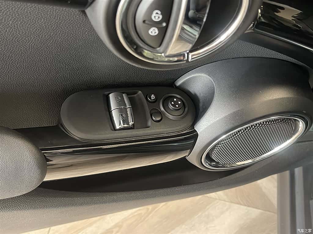 Mini ONE, 2021 24