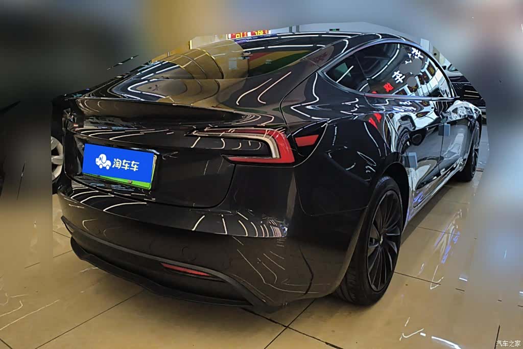 Tesla Model 3, 2025 3
