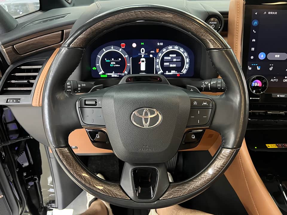 Toyota Elfa