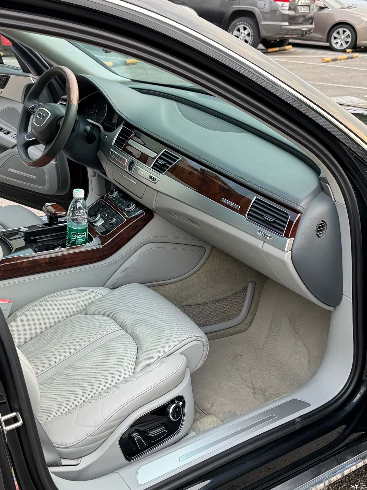 Audi A8L, 2011 11