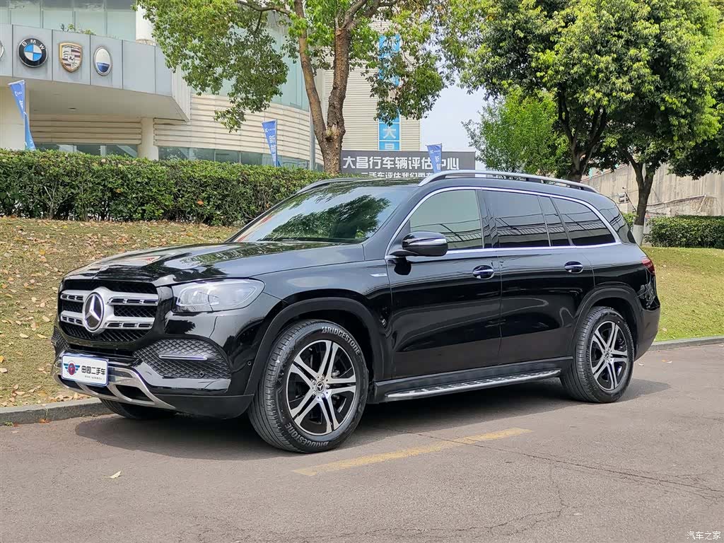 Mercedes-Benz GLS, 2022 1