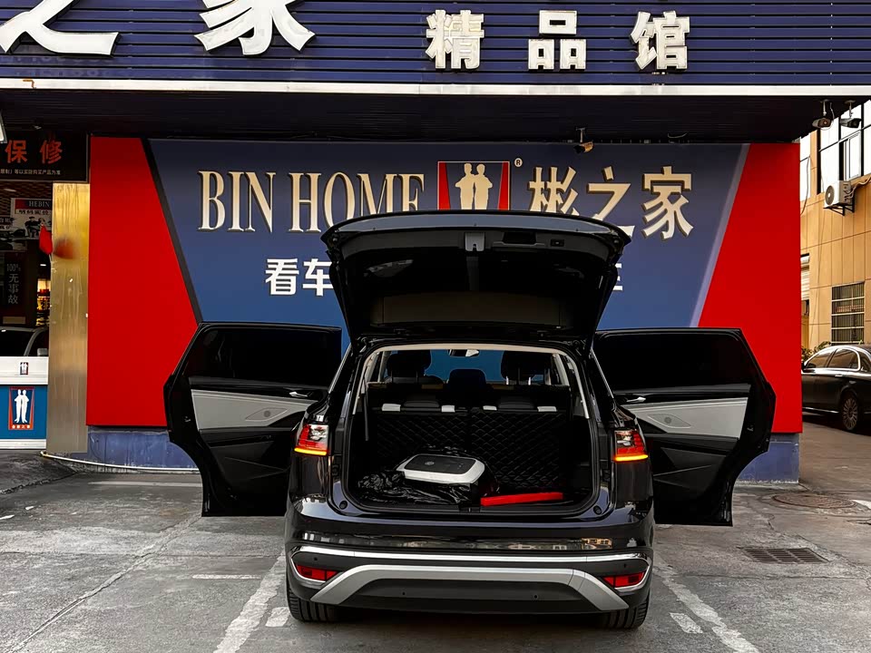 Volkswagen ID.6 CROZZ