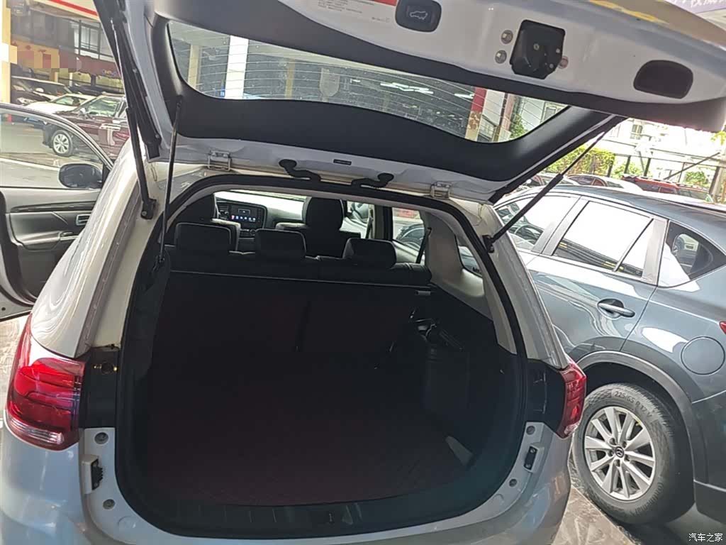 Mitsubishi Outlander, 2018 19