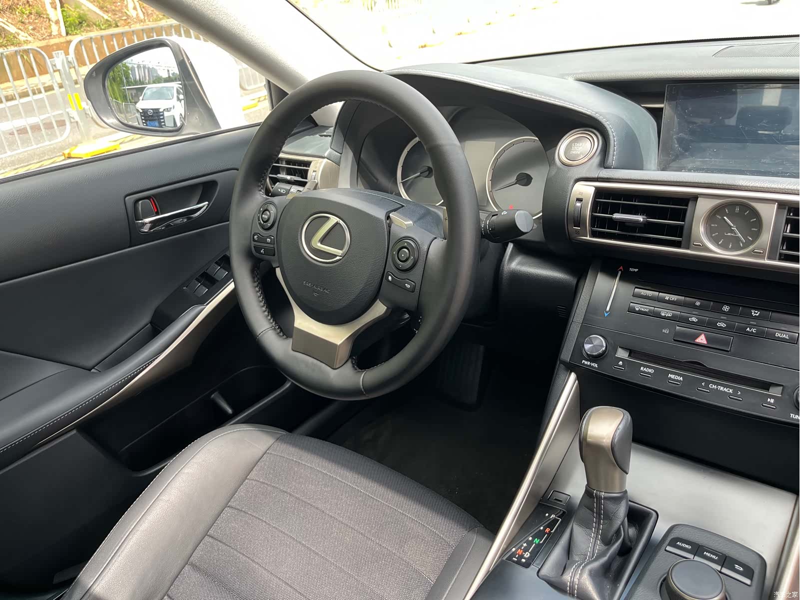 Lexus IS, 2013 10