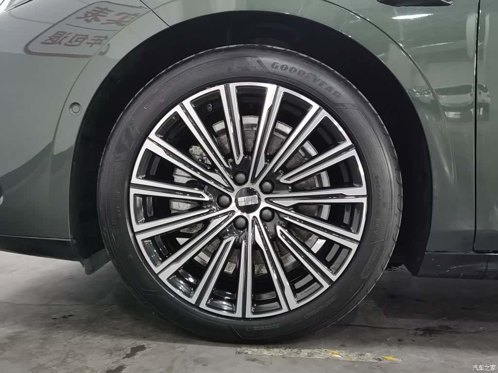 Geely 8, 2025 17