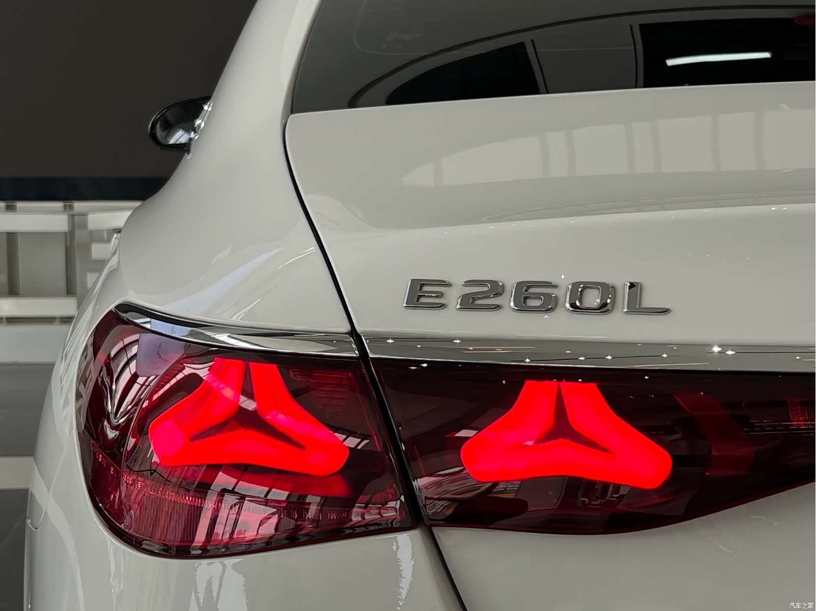 Mercedes-Benz E-Class, 2024 15
