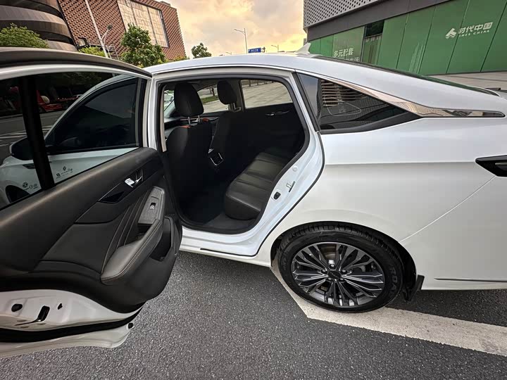 Aeolus Yixuan MAX 2023 1.5T chao ku chao ba ban