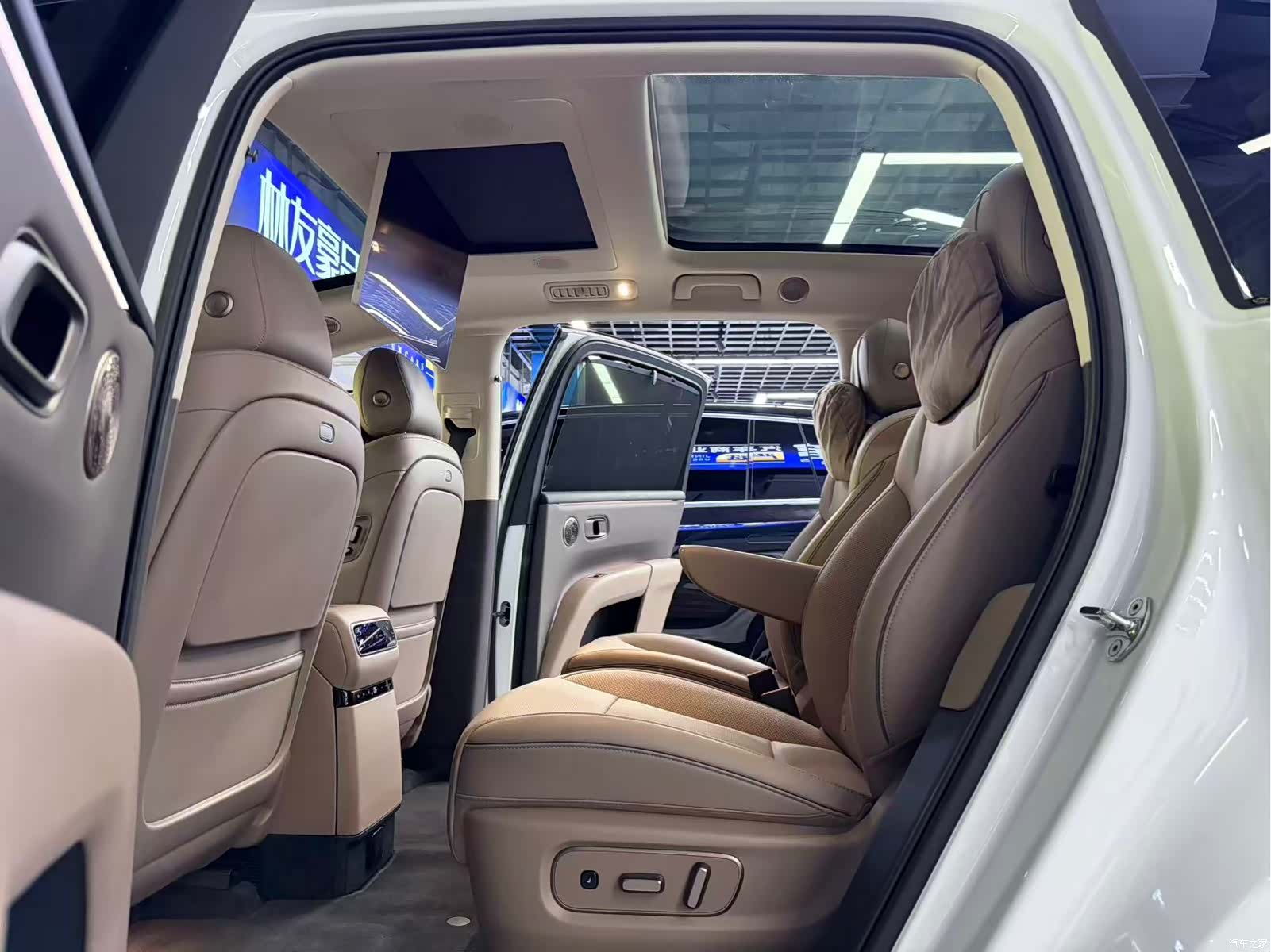 Li Auto i8, 2025 9