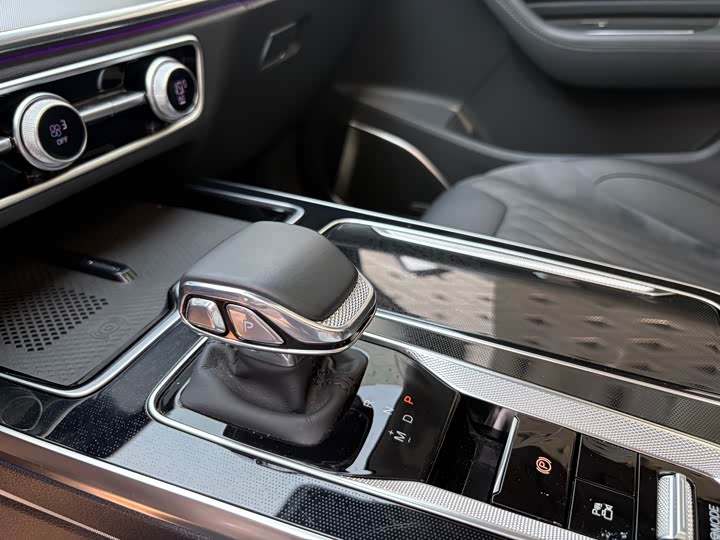 Hongqi Hs5, 2024 года фото 9
