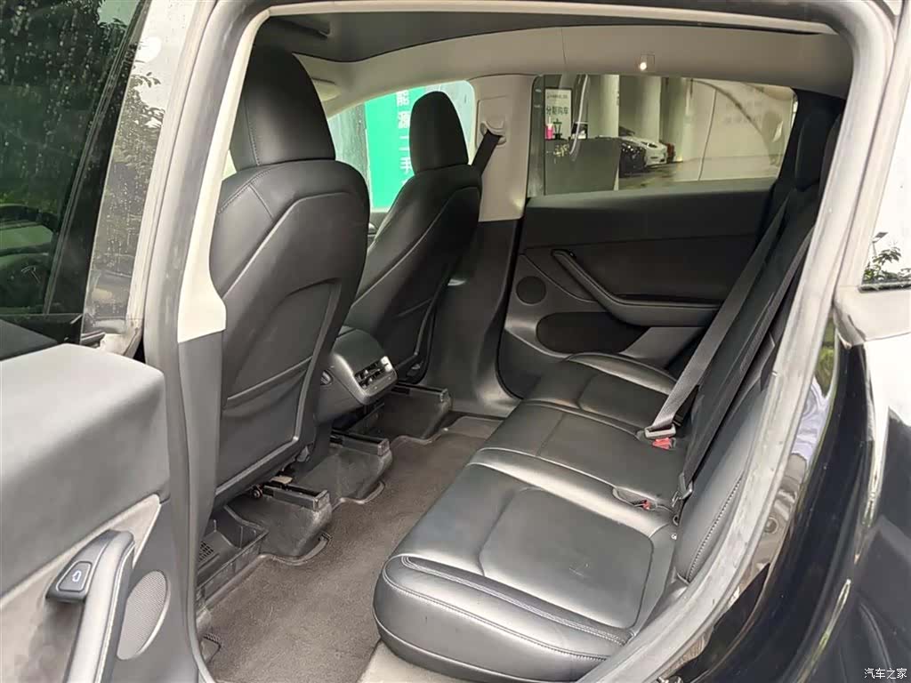 Tesla Model Y, 2022 все фото