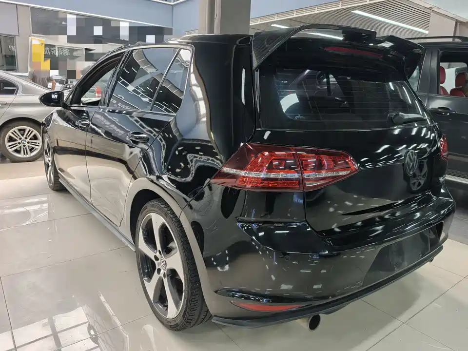 Volkswagen Golf GTI