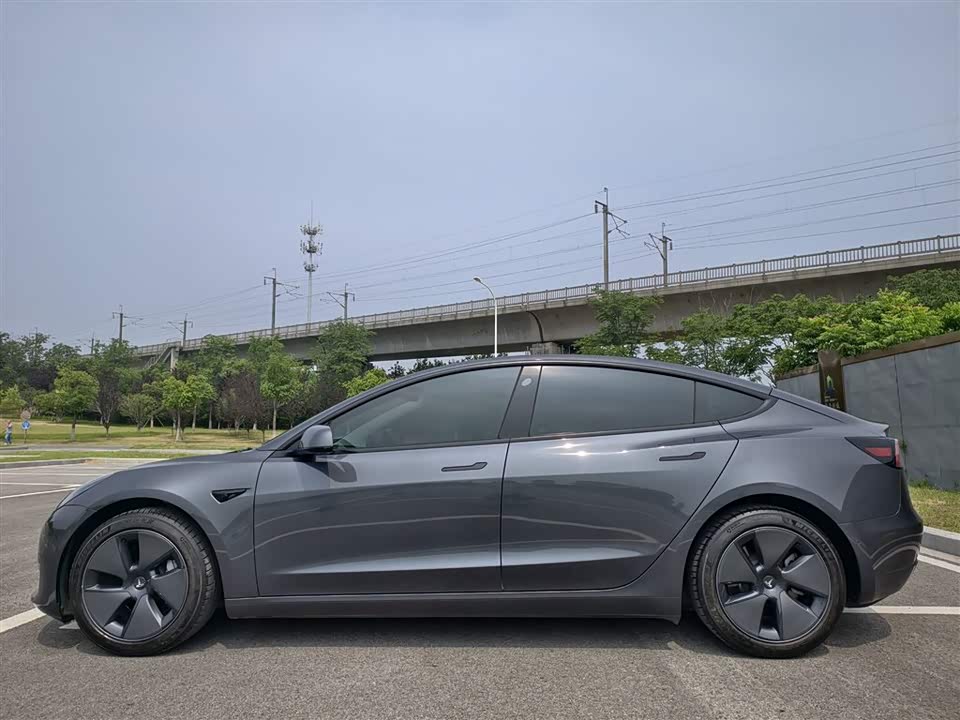 Tesla Model 3 Tesla Model 3