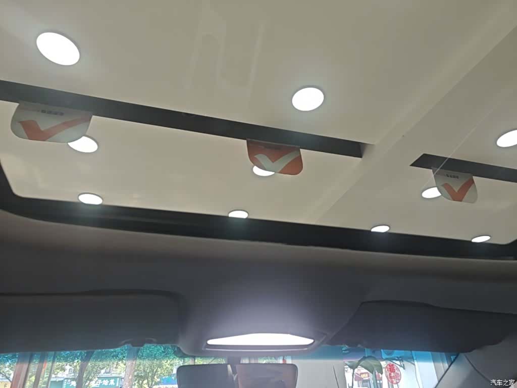 Geely Emgrand, 2025 18