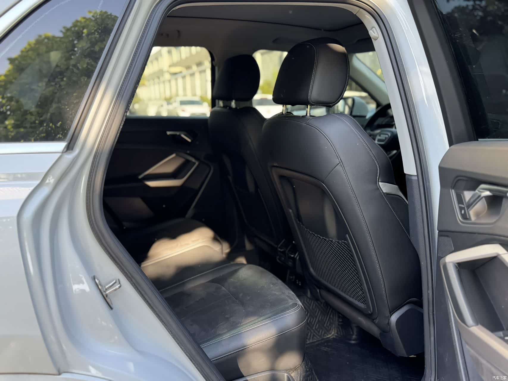 Audi Q3, 2022 10