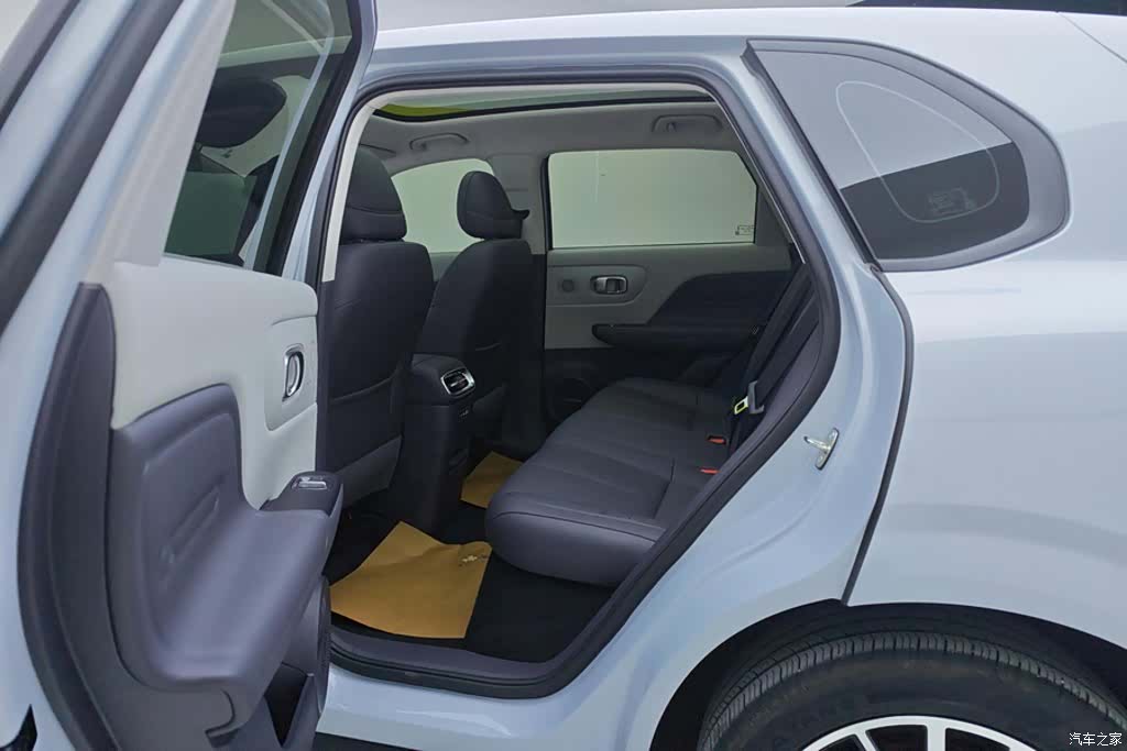 Leapmotor B10, 2025 11