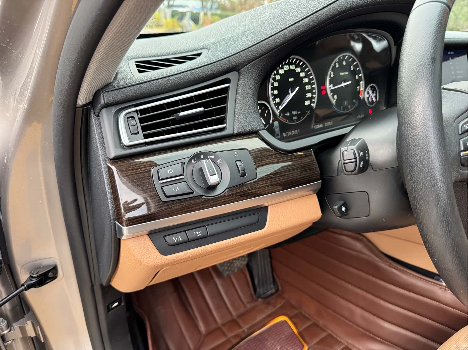 BMW 7 Series, 2012 10