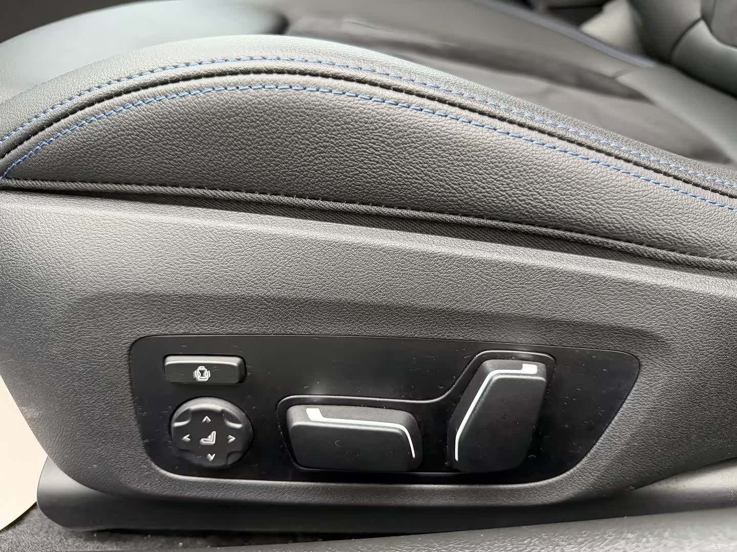 BMW M2, 2025 8