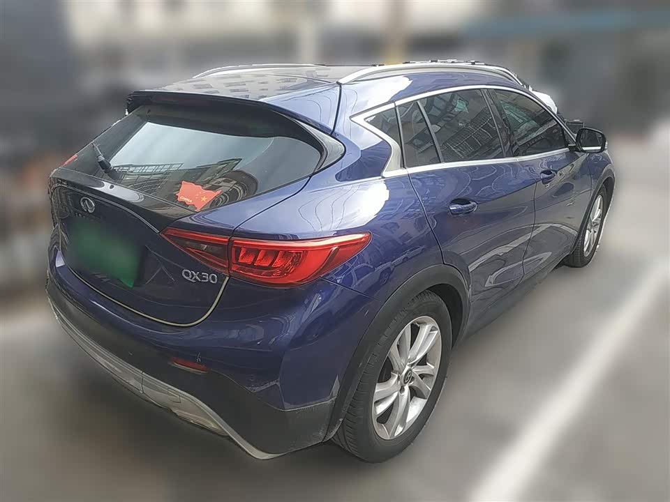 Infiniti QX30