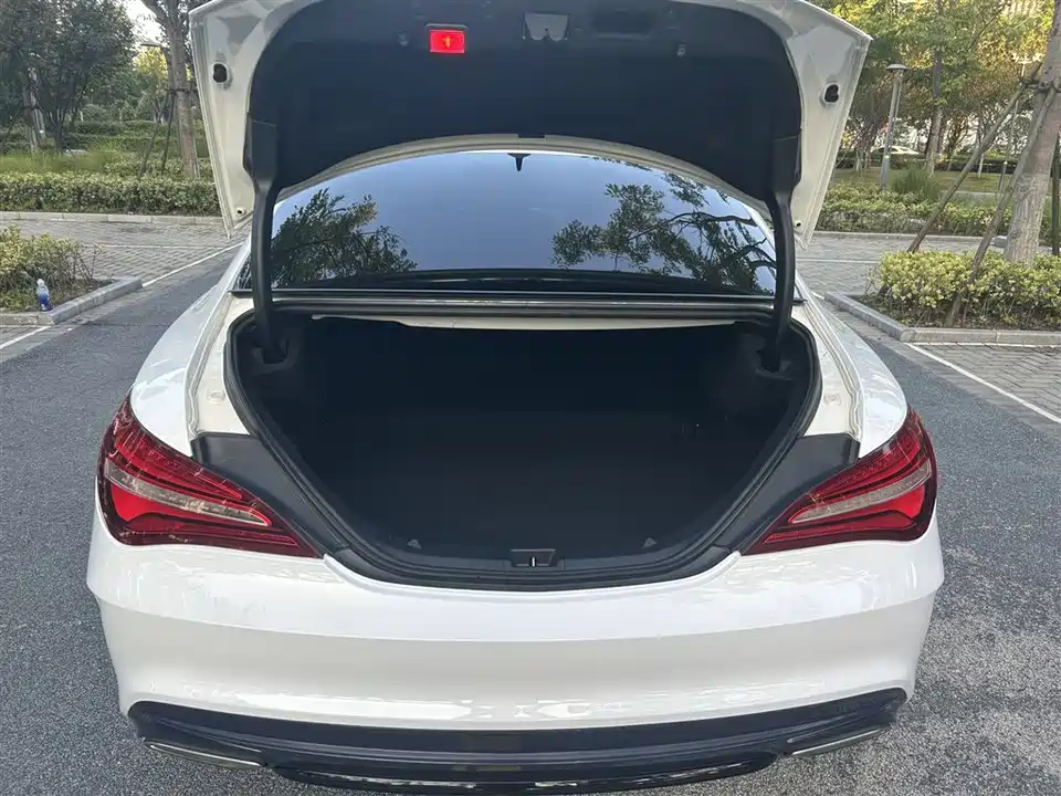 Mercedes-Benz CLA Mercedes-Benz CLA