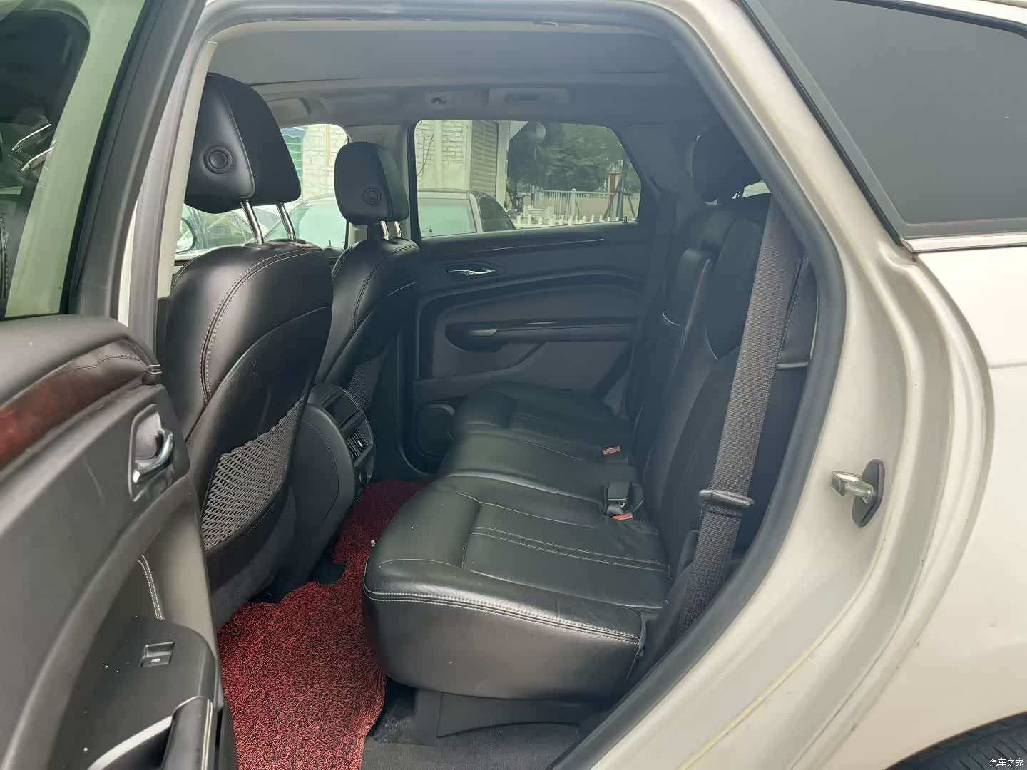 Cadillac SRX, 2012 4