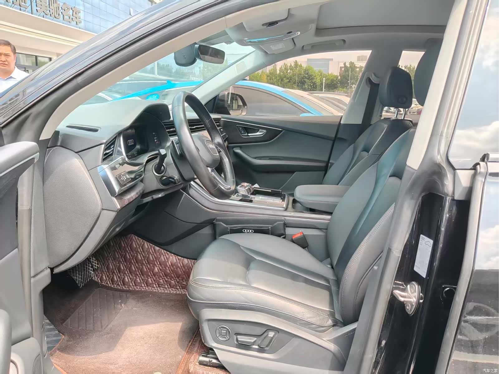 Audi Q8, 2021 3