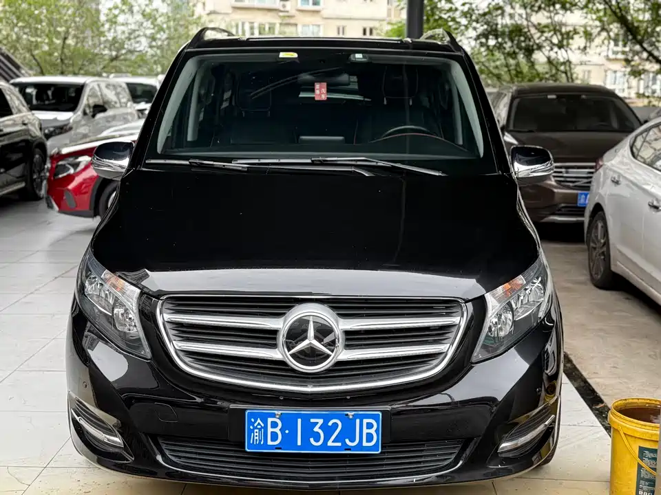 Mercedes-Benz V-class