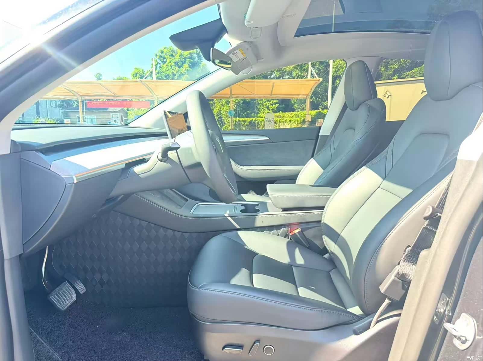 Tesla Model Y, 2024 4
