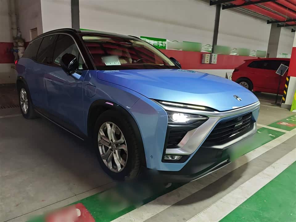 NIO ES8
