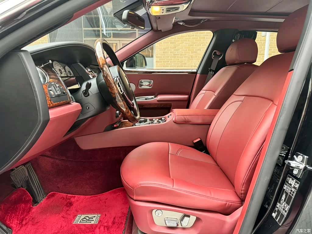 Rolls-Royce Ghost, 2014 4