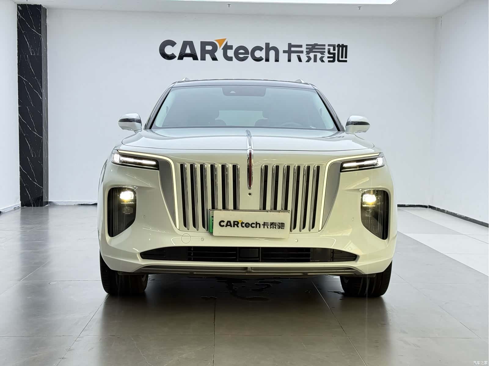 Hongqi E-HS9, 2023 2