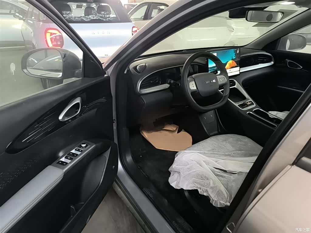 Geely Xingyuan, 2025 16