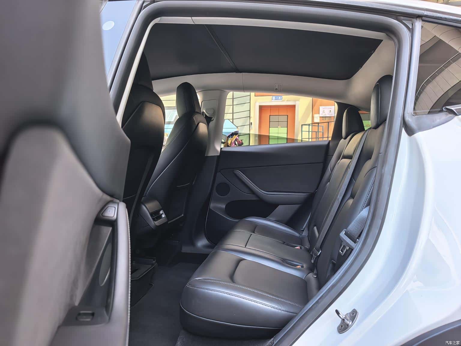 Tesla Model Y, 2022 4