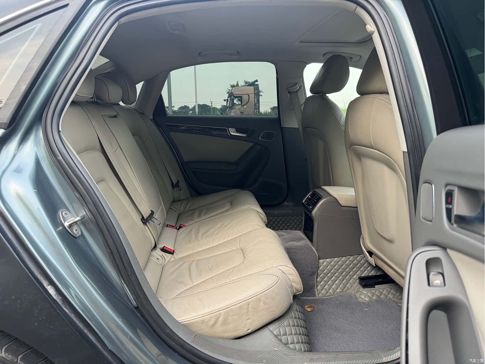 Audi A4L, 2010 8