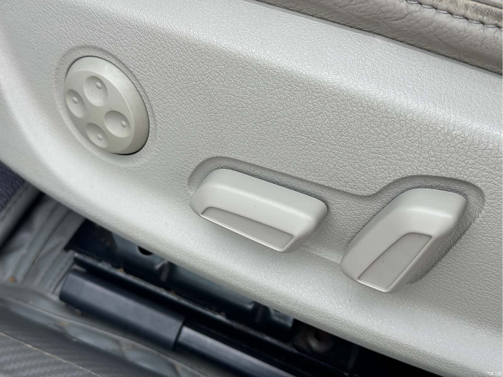 Audi A4L, 2010 16
