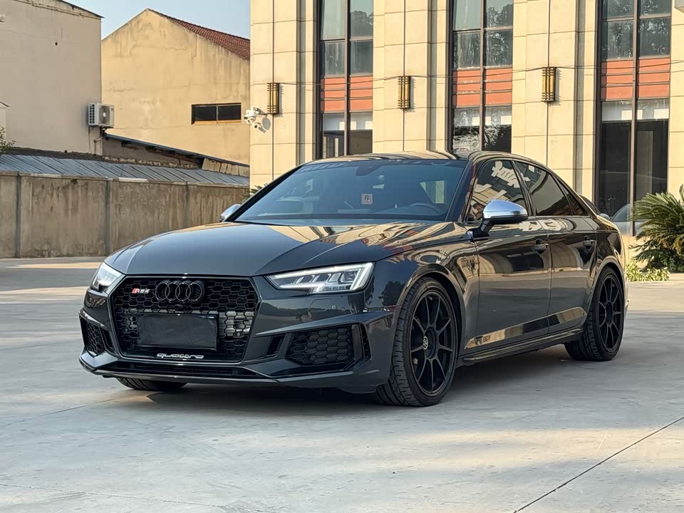 Audi S4