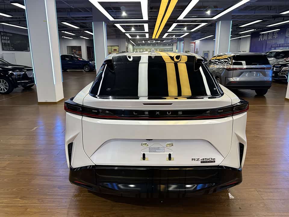 Lexus RZ