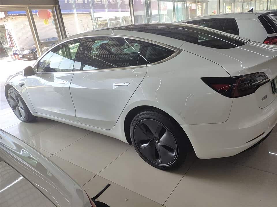 Tesla Model 3 Tesla Model 3