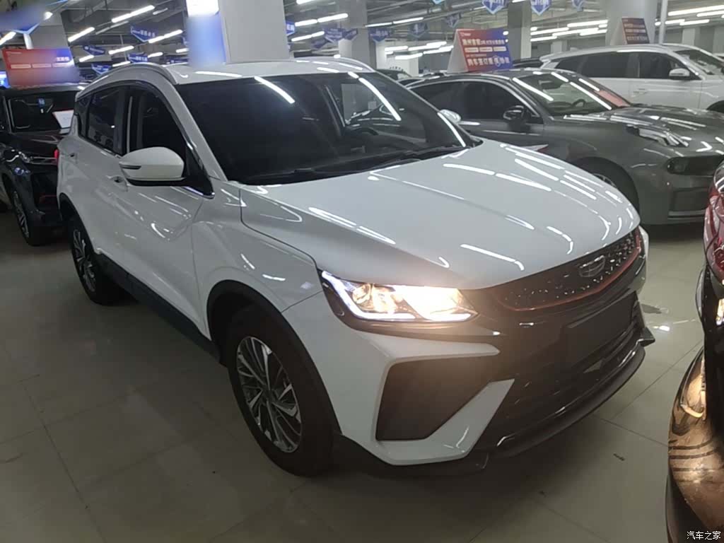 Geely Coolray, 2022 4