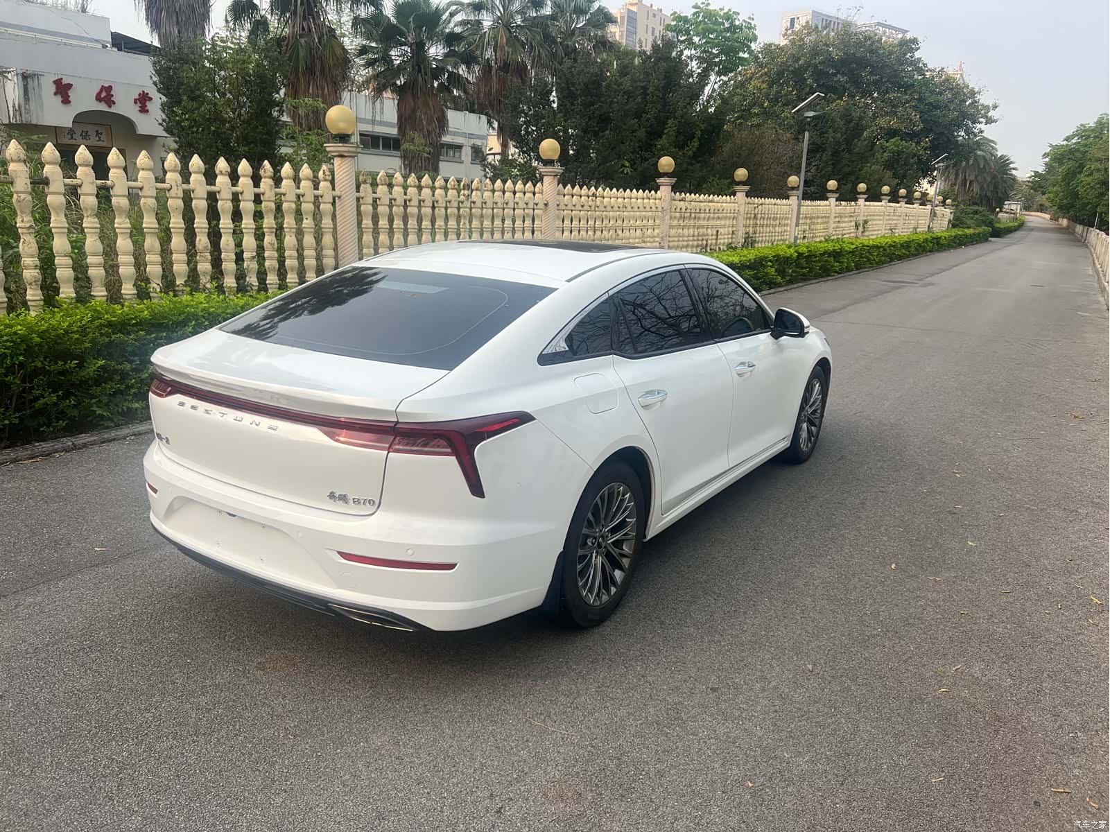 Bestune B70, 2022 16