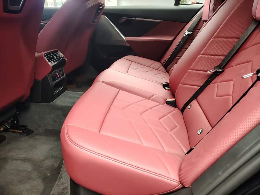 BMW i5 2025, фото 8