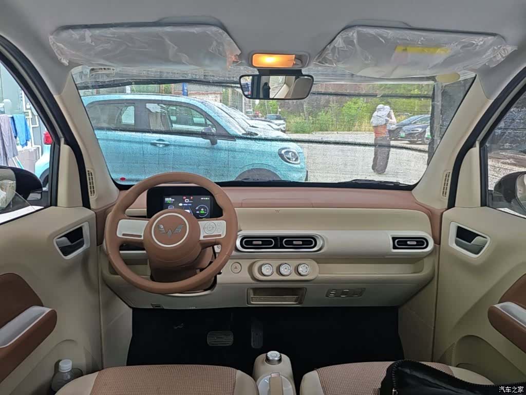 Wuling MINIEV, 2025 10