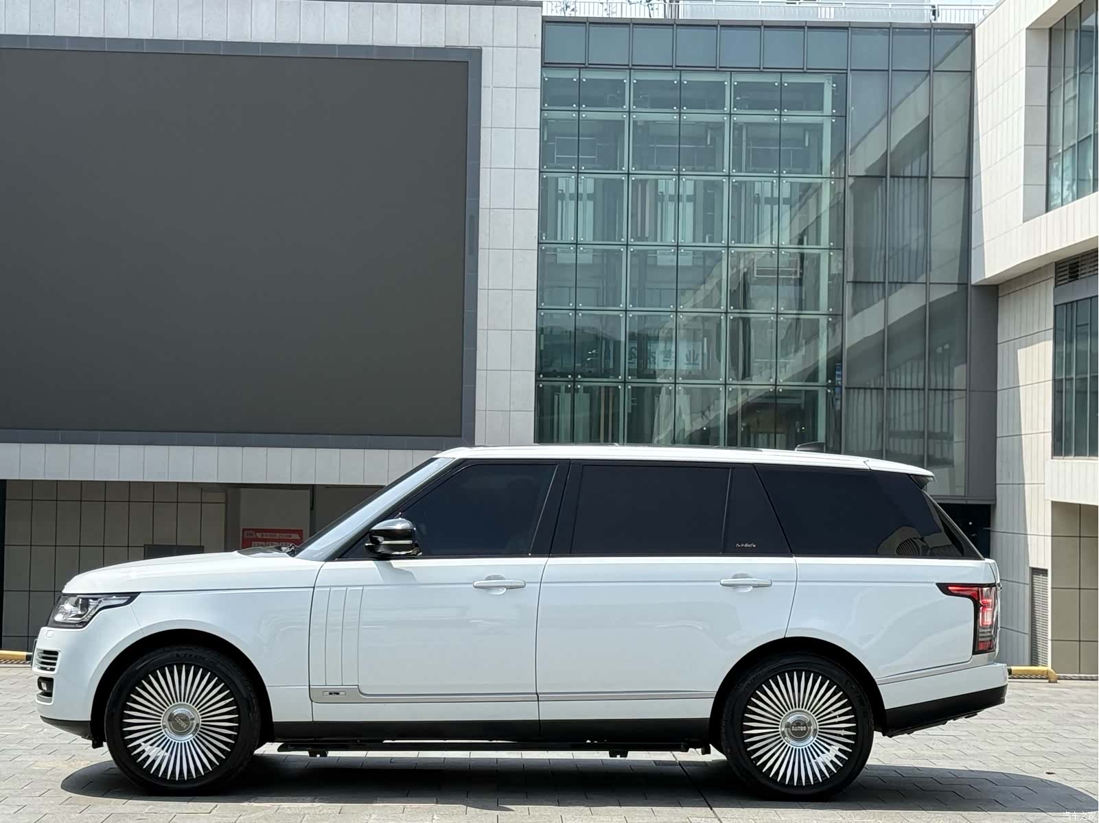 Land Rover Range Rover, 2019 3