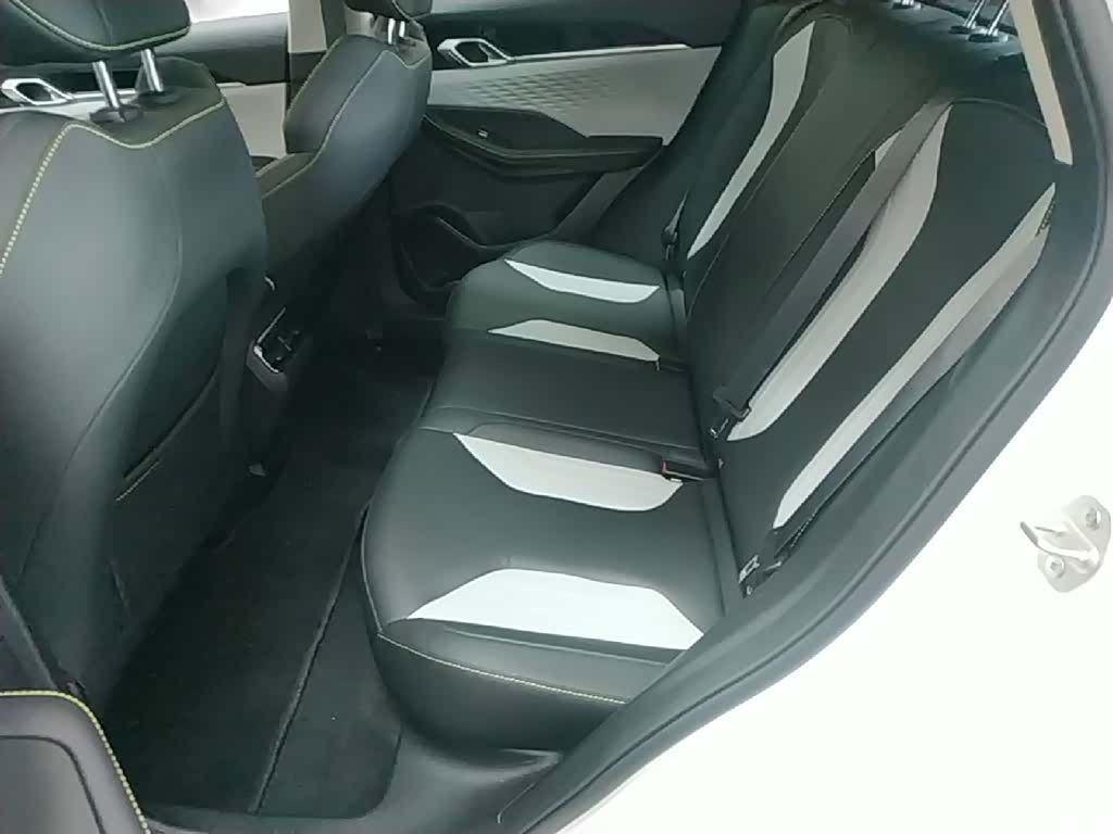 Geely Coolray, 2024 17