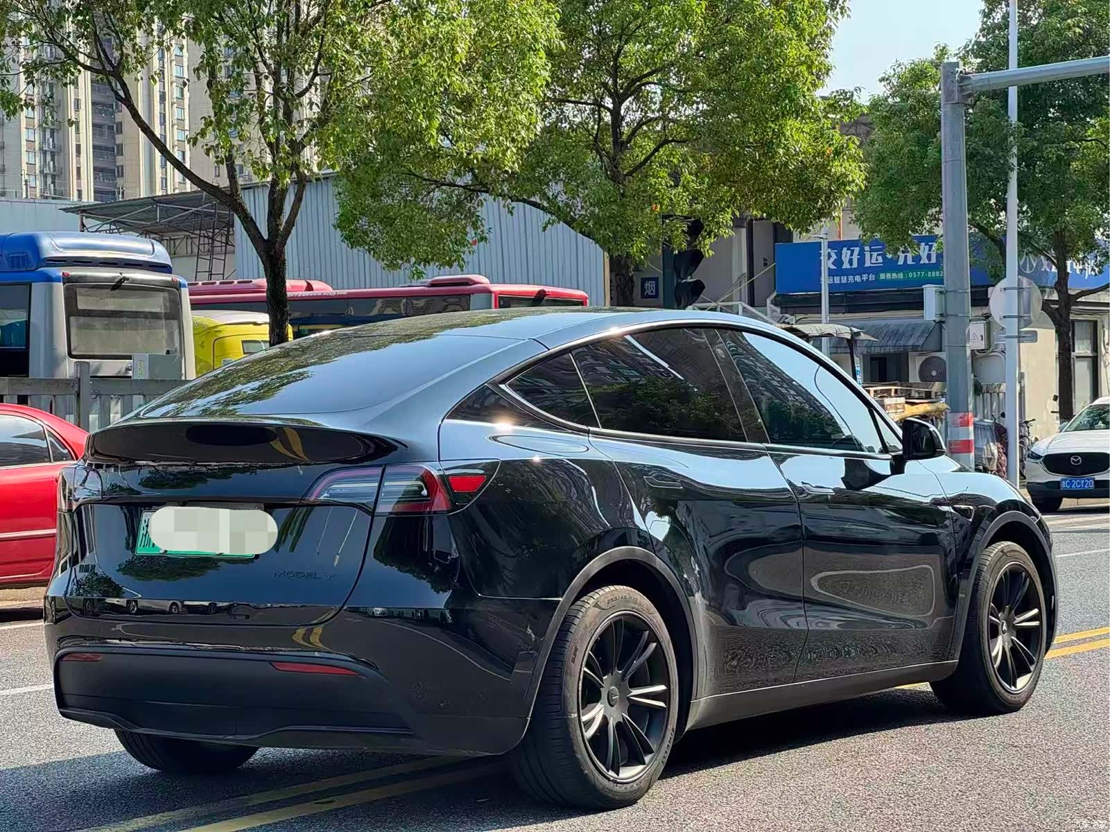 Tesla Model Y, 2023 4