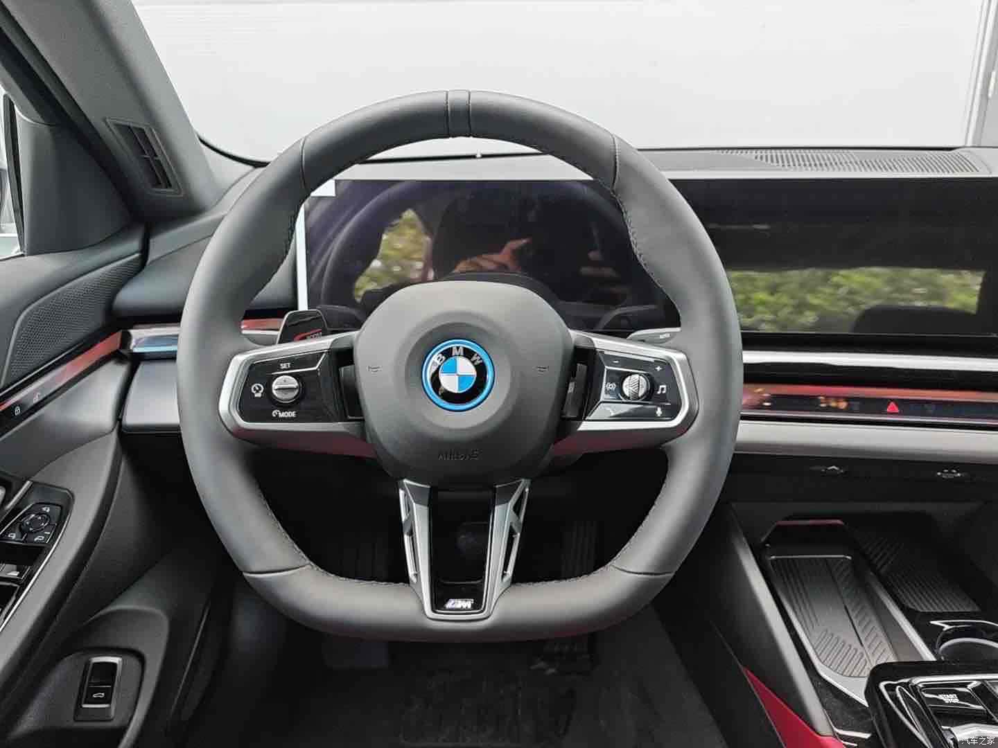 BMW i5, 1900 10