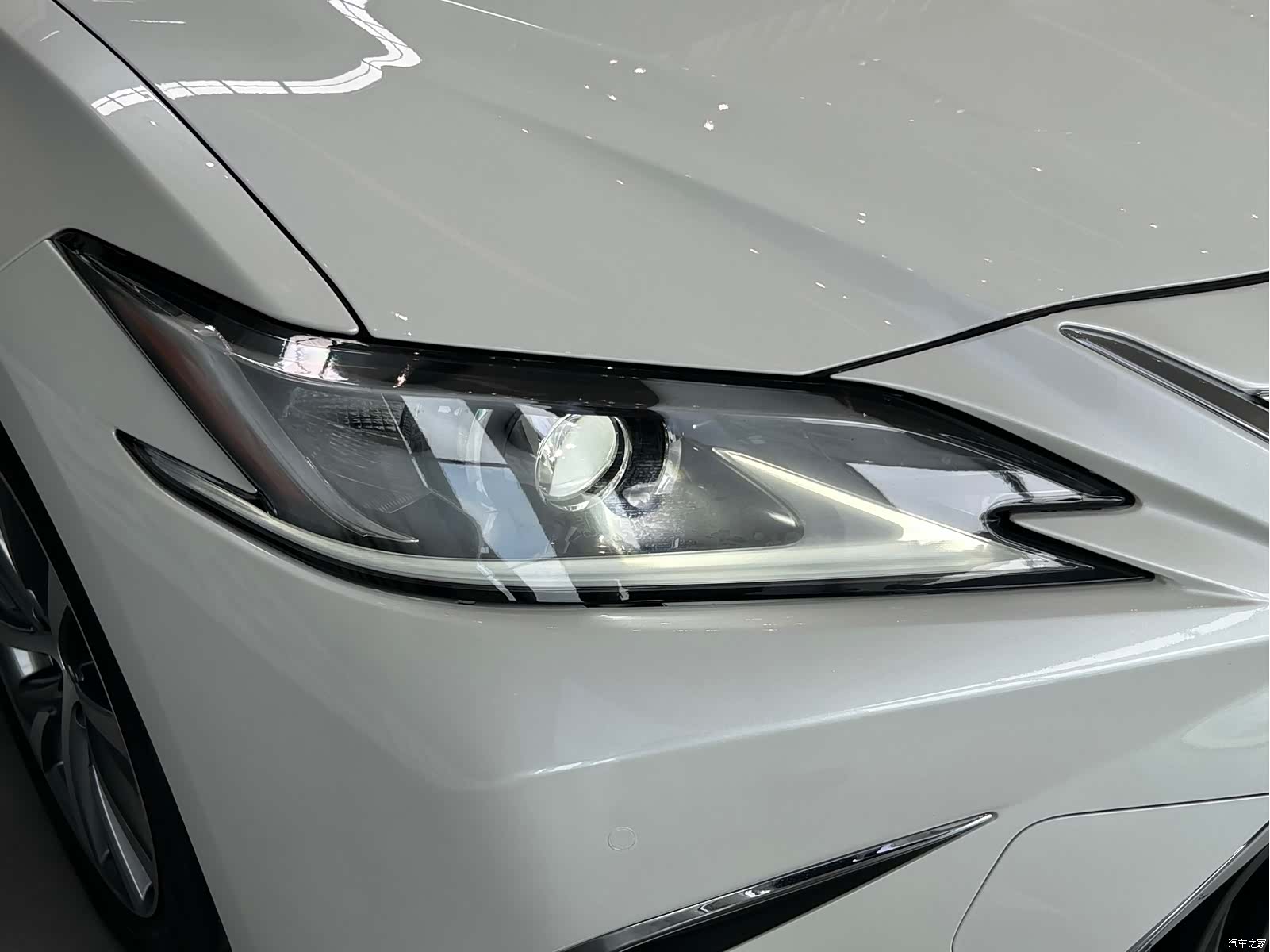 Lexus ES, 2019 18