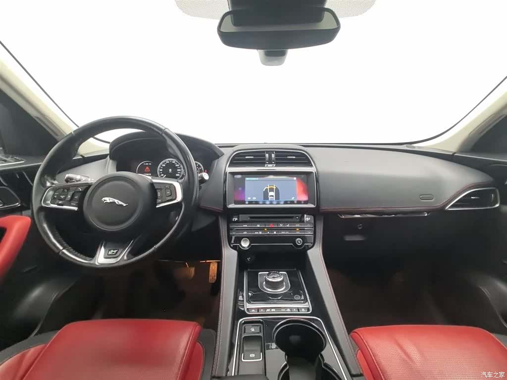 Jaguar F-PACE, 2017 все фото
